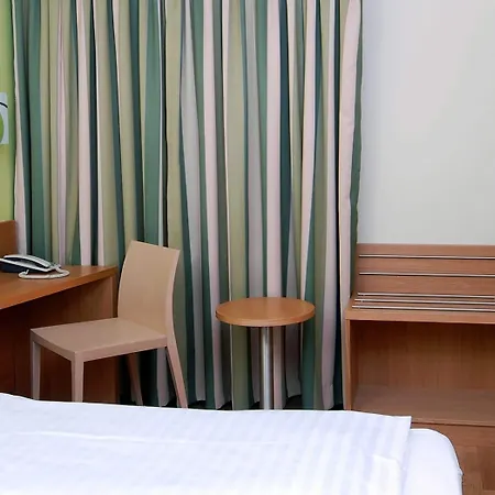 Business & Budget Hotel Tessin-2