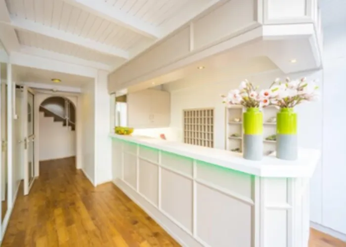 Central hotel: Hotel S16